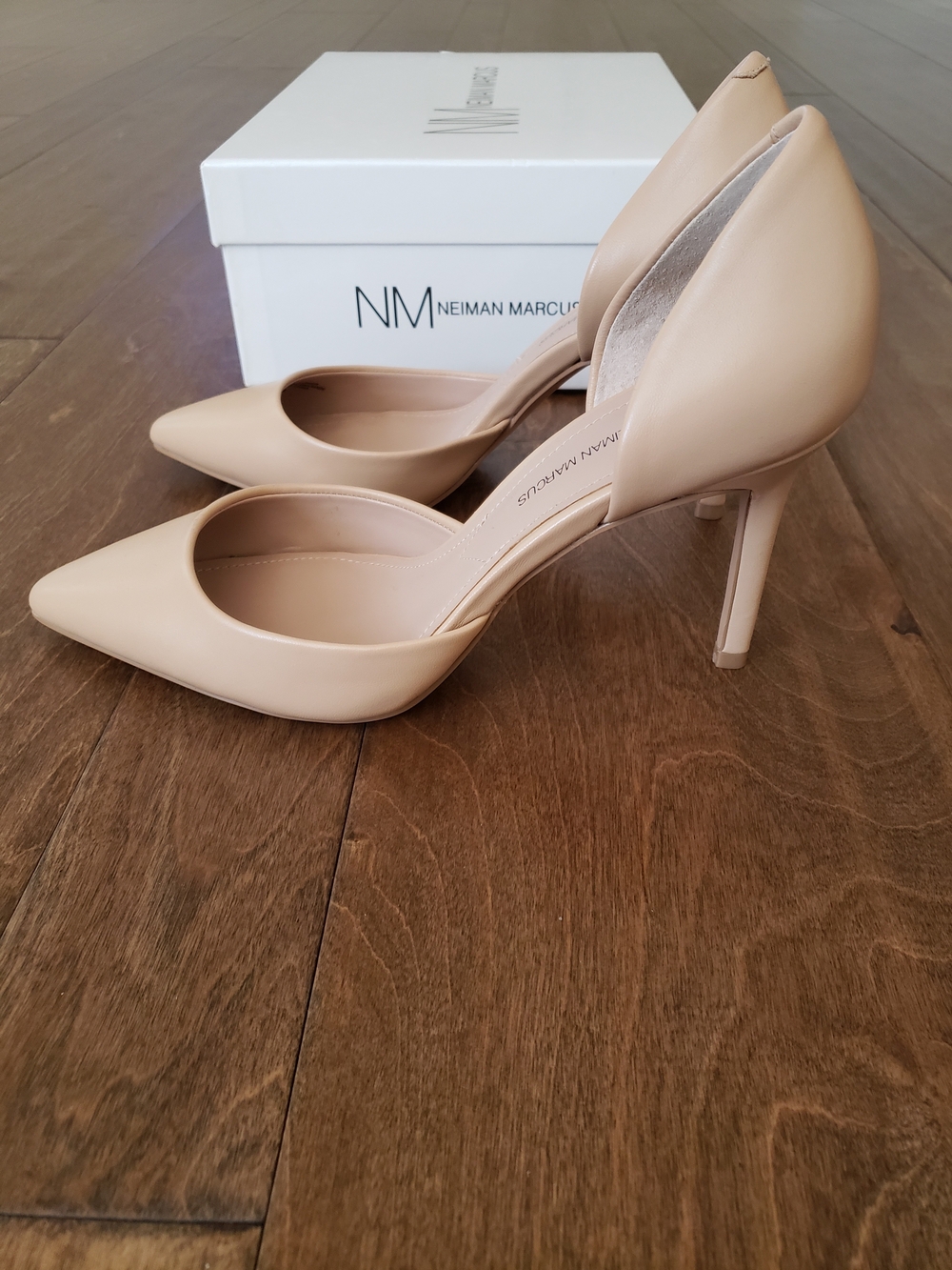 NWT Neiman Marcus Nude Leather Pointed Volley Heels - Picture 4 of 9